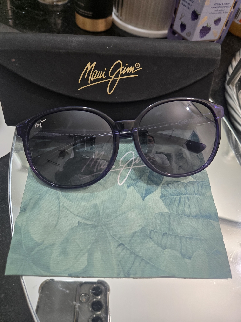 Maui Jim Womens Water Lily  Round Sunglasses  Navy Blue